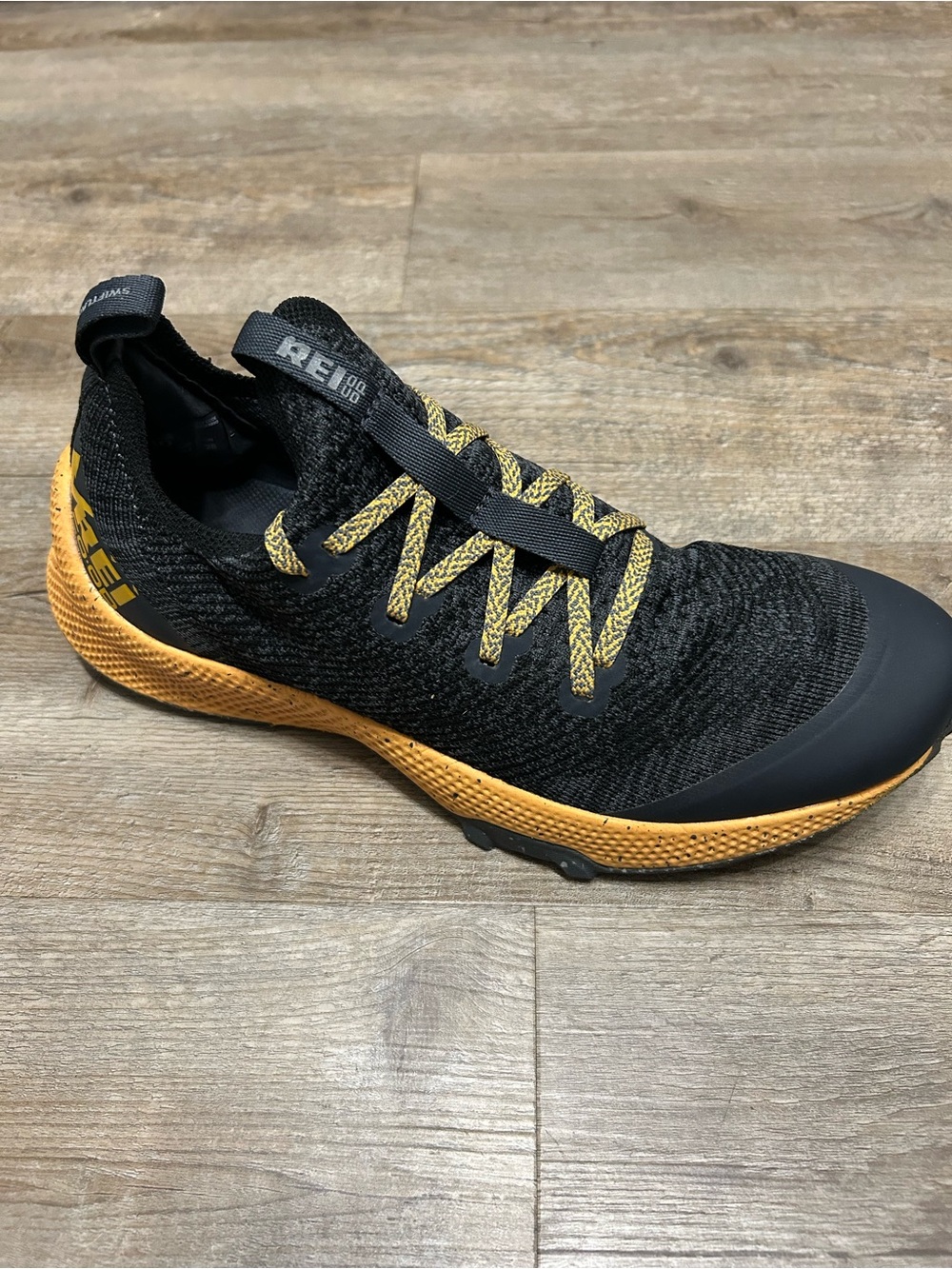 REI Co-op Swiftland MT Men’s Size 10 Black Yellow Knit Trail Sneakers Shoes - Picture 4 of 10